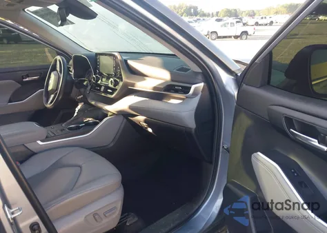 2022 Toyota Highlander Xle из США, поврежденный, VIN 5TDHZRAHXNS142586